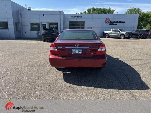 Salsa Red Pearl 2002 Toyota Camry XLE V6