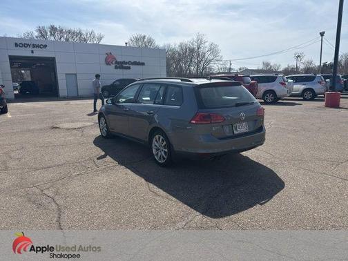 Platinum Gray Metallic 2017 Volkswagen Golf SportWagen TSI SE