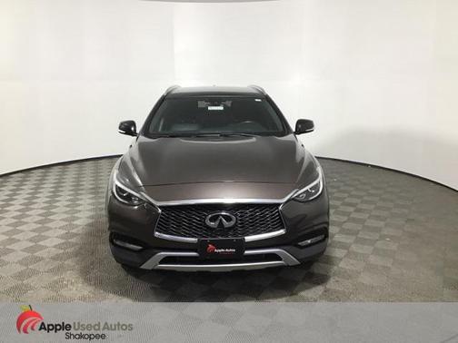 2017 INFINITI QX30 Premium