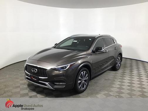 2017 INFINITI QX30 Premium