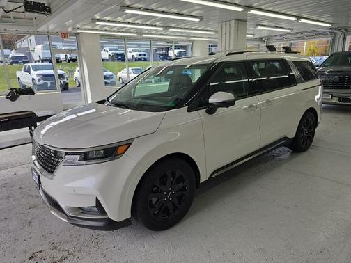 2024 Kia Carnival SX