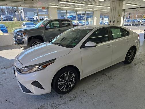 2023 Kia Forte LXS