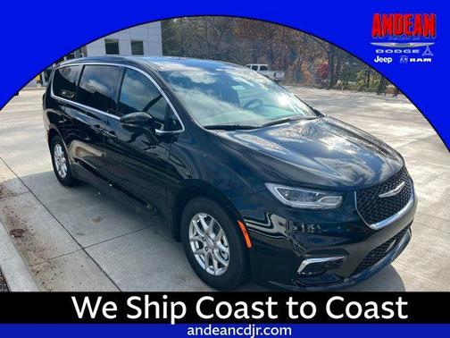 Diamond Black Crystal Pearlcoat 2026 Chrysler Pacifica L