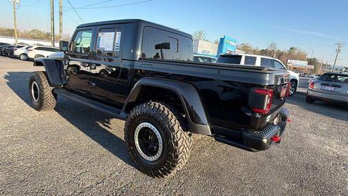 Black Clearcoat 2024 Jeep Gladiator Rubicon