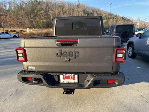 2026 Jeep Gladiator Willys 4x4