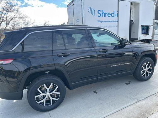 2025 Jeep Grand Cherokee Limited