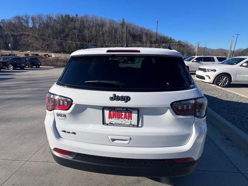 2026 Jeep Compass Latitude