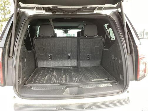 2023 Chevrolet Suburban 4WD High Country