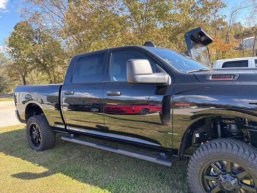 2026 RAM 2500 Tradesman Crew Cab 4x4 6'4' Box