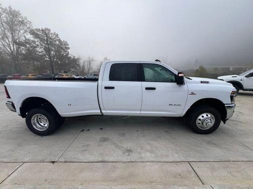 2026 RAM 3500 Big Horn Crew Cab 4x4 8' Box