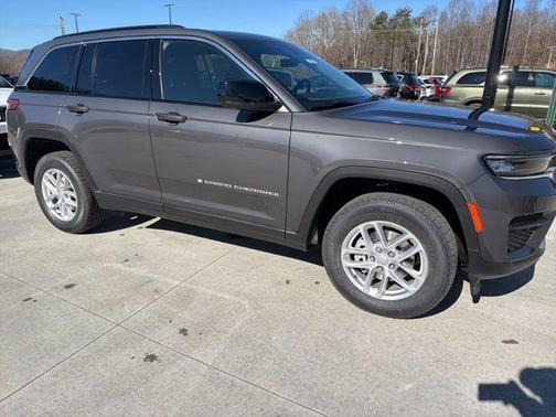 Baltic Gray Metallic Clearcoat 2026 Jeep Grand Cherokee Altitude