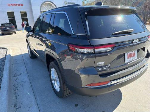 Baltic Gray Metallic Clearcoat 2026 Jeep Grand Cherokee Altitude