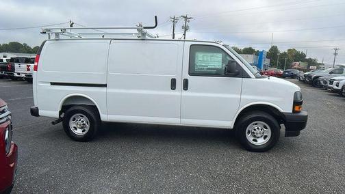 Summit White 2025 Chevrolet Express 2500 Work Van