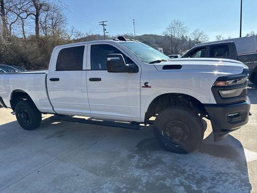 2026 RAM 2500 Tradesman Crew Cab 4x4 6'4' Box