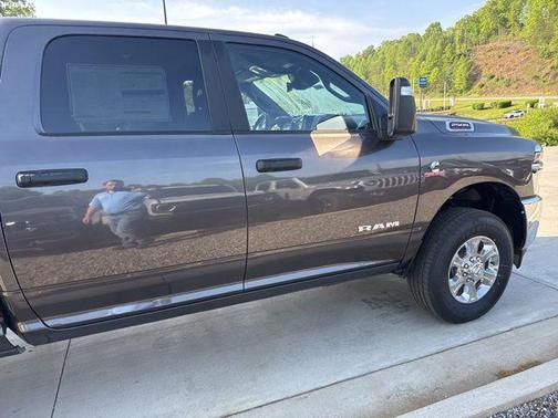 2025 RAM 2500 Big Horn Crew Cab 4x4 6'4' Box