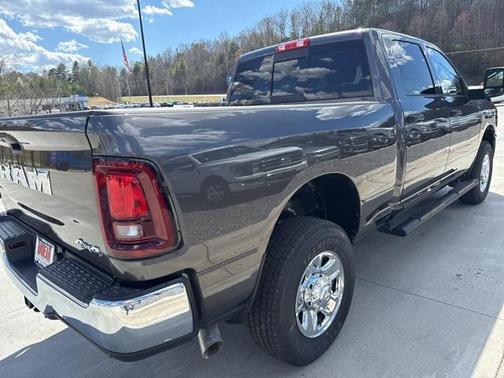 2025 RAM 2500 Tradesman Crew Cab 4x4 6'4' Box
