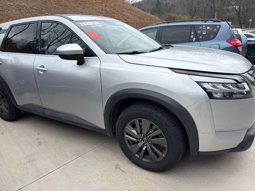 2022 Nissan Pathfinder S 4WD