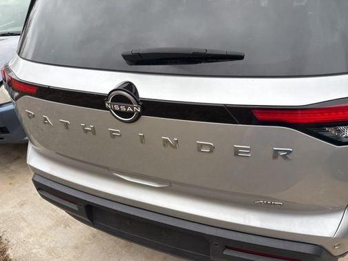 2022 Nissan Pathfinder S 4WD