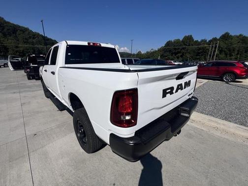 2026 RAM 2500 Tradesman Crew Cab 4x4 6'4' Box