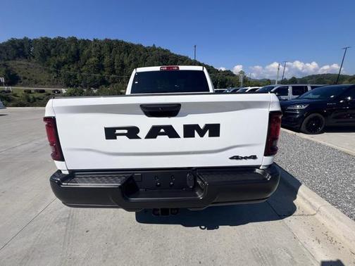 2026 RAM 2500 Tradesman Crew Cab 4x4 6'4' Box