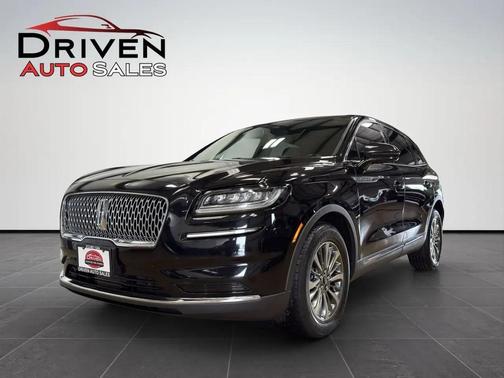 Infinite Black Metallic 2022 Lincoln Nautilus Reserve