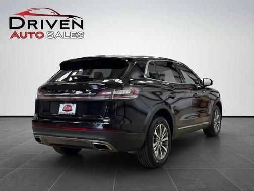 Infinite Black Metallic 2022 Lincoln Nautilus Reserve