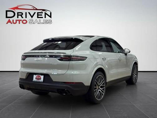 Chalk 2022 Porsche Cayenne Cayenne