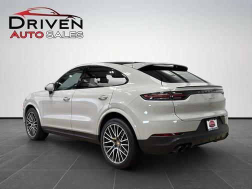 Chalk 2022 Porsche Cayenne Cayenne