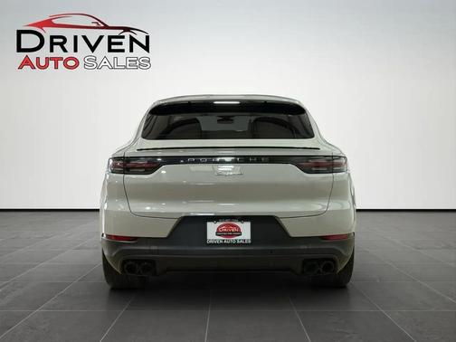 Chalk 2022 Porsche Cayenne Cayenne