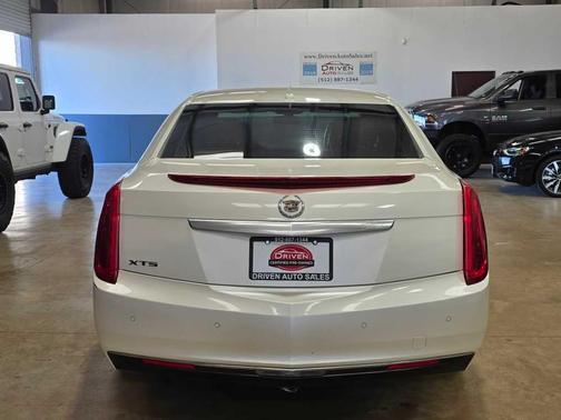 2013 Cadillac XTS Base