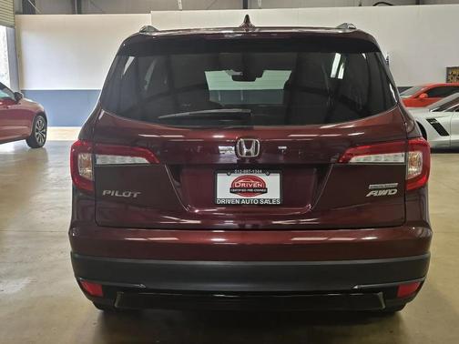 Deep Scarlet Pearl 2022 Honda Pilot AWD Special Edition