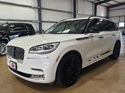 Pristine White Metallic Tri-Coat 2020 Lincoln Aviator Black Label AWD