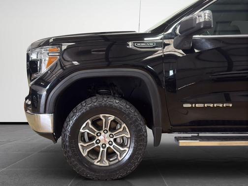 Onyx Black 2019 GMC Sierra 1500 SLE
