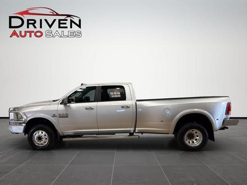 2018 RAM 3500 Laramie Crew Cab 4x4 8' Box