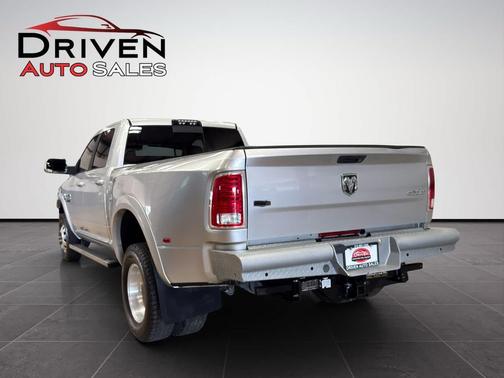 2018 RAM 3500 Laramie Crew Cab 4x4 8' Box