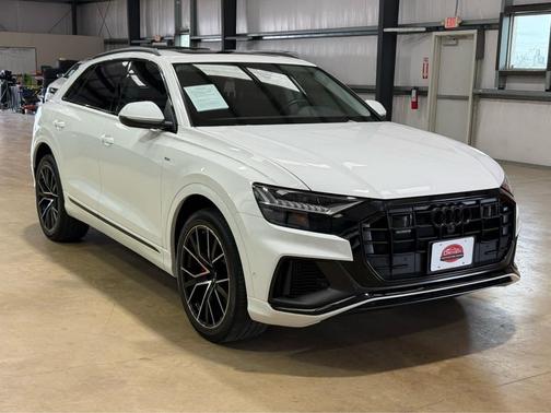 2023 Audi Q8 55 Premium Plus