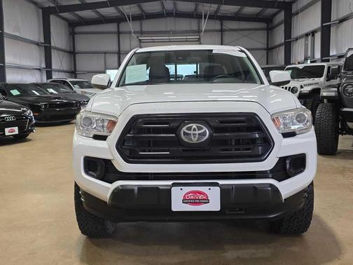 2019 Toyota Tacoma SR