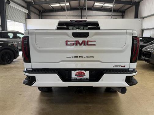 2024 GMC Sierra 2500 AT4