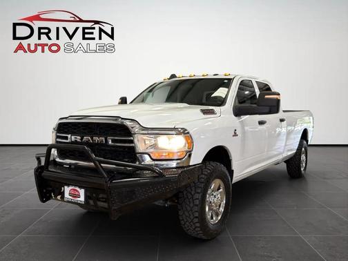 Bright White Clearcoat 2023 RAM 2500 Tradesman Crew Cab 4x4 8' Box