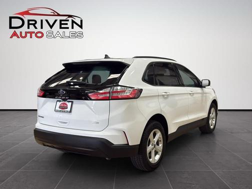 2022 Ford Edge SE