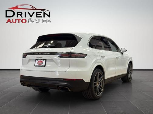 2022 Porsche Cayenne Cayenne