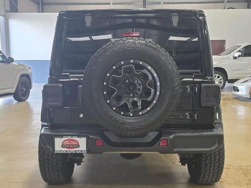 Black Clearcoat 2019 Jeep Wrangler Unlimited Sahara
