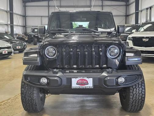 Black Clearcoat 2019 Jeep Wrangler Unlimited Sahara