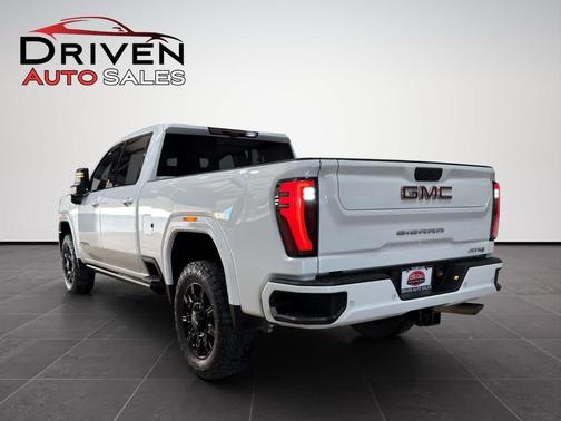 2024 GMC Sierra 2500 AT4