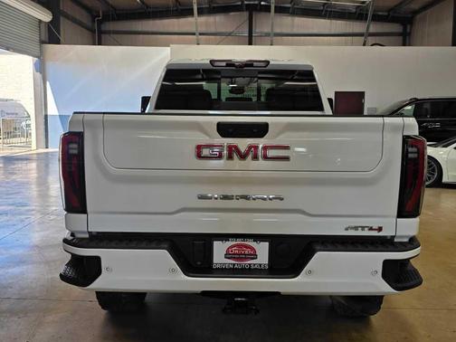 2024 GMC Sierra 2500 AT4