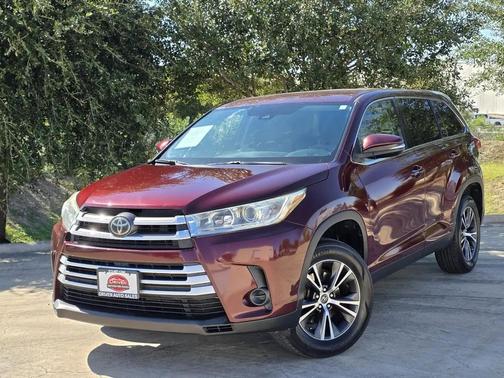 Ooh La La Rouge Mica 2019 Toyota Highlander LE