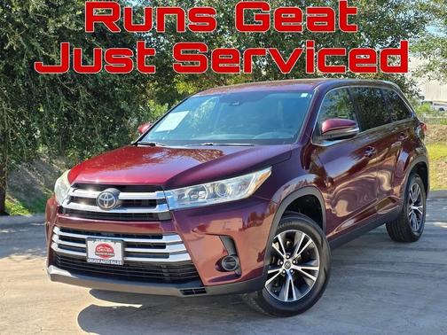 Ooh La La Rouge Mica 2019 Toyota Highlander LE