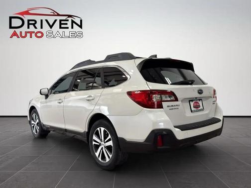 Crystal White Pearl 2018 Subaru Outback 2.5i Limited