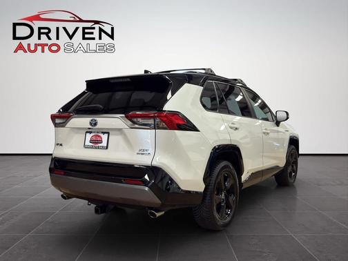 2019 Toyota RAV4 Hybrid SE