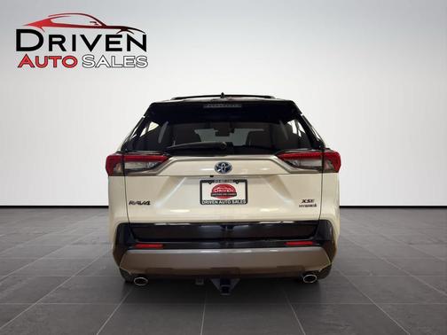2019 Toyota RAV4 Hybrid SE